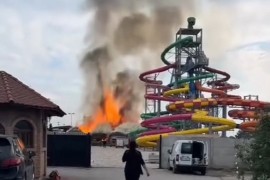 Gori akva-park u Jakovu (VIDEO)