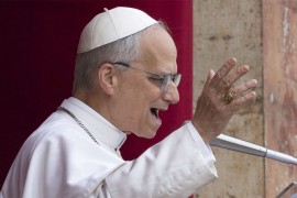 Papa dijelio autograme, potpisivao i bejzbol lopte