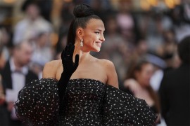 Fatalna Irina Šajk očarala sve na Kanskom festivalu (FOTO)