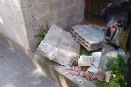 Srušio se dio zida na zgradi Osnovnog suda u Novom Sadu (FOTO)