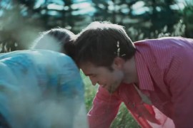 Prvi kadrovi filma "Die My Love" sa Dženifer Lorens i Robertom ...
