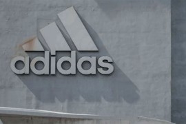 Grčka podnijela tužbu zbog reklamiranja Adidasa u blizini Akropolja