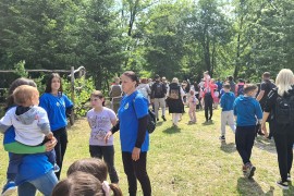 Ozrenom šetalo više od 200 mališana u pratnji roditelja