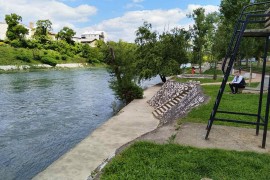 Banjaluka: Roditelji traže zaštitnu ogradu na igralištu na Abaciji ...