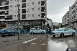 Sudar na raskrsnici kod škole u Banjaluci (VIDEO)