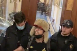 Tramp pomilovao napadača na Kapitol, sad ga uhapsili zbog provale i ...