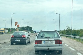 Neobična scena na brzoj cesti kod Banjaluke: Prevozio kozu u autu ...