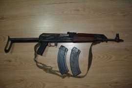 Uhapšen zbog tuče, policija mu pronašla zasade konoplje i automatsku ...