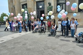 Dodik i mališani pustili balone sa željom za zdravijim danima
