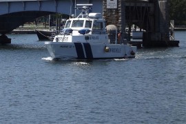 Drama na moru: Vozač glisera pokušao da se sudari sa brodom, policija ...