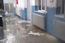 Havarija na UKC Kragujevac: Poplavljeno odjeljenje, pale ploče sa ...