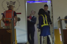 Makron se oglasio o snimku da ga je žena ošamarila