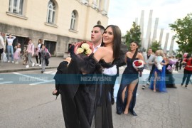 Gest za pamćenje na maturi u Banjaluci: Drug ponio drugaricu u ...