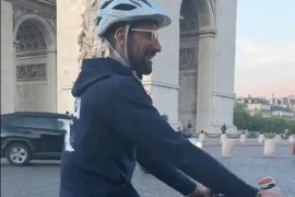 Đoković na dva točka: Biciklistička avantura kod Trijumfalne kapije ...