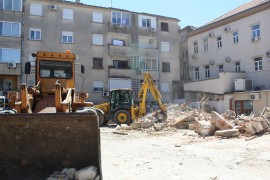 Rušenje starih objekata u centru Trebinja