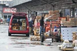 Inspekcija "češljala" pijacu: Pisane kazne, uništena hrana