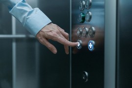 Nesreća u tržnom centru u Srbiji: Lift pao na radnika,nije mu bilo ...