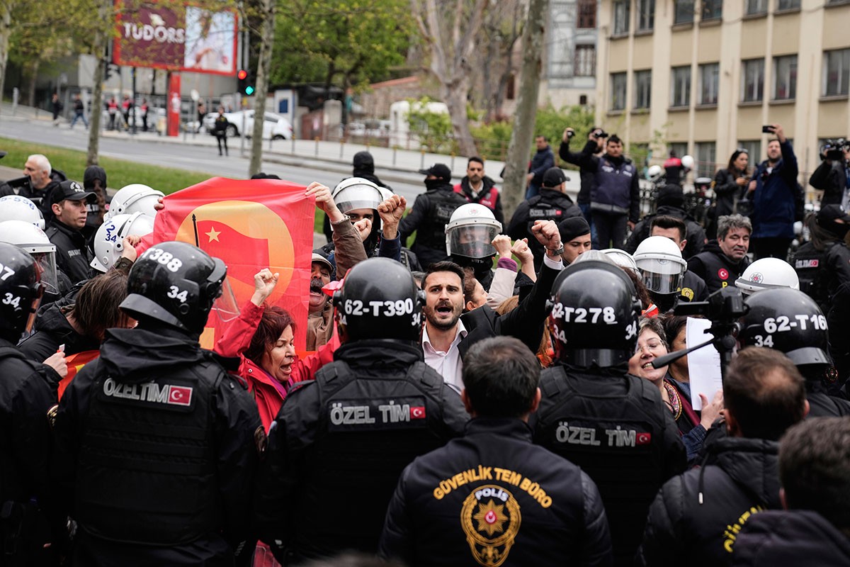 Prvi maj u Istanbulu: Zabranjeni protesti, sukobi i hapšenja (FOTO)