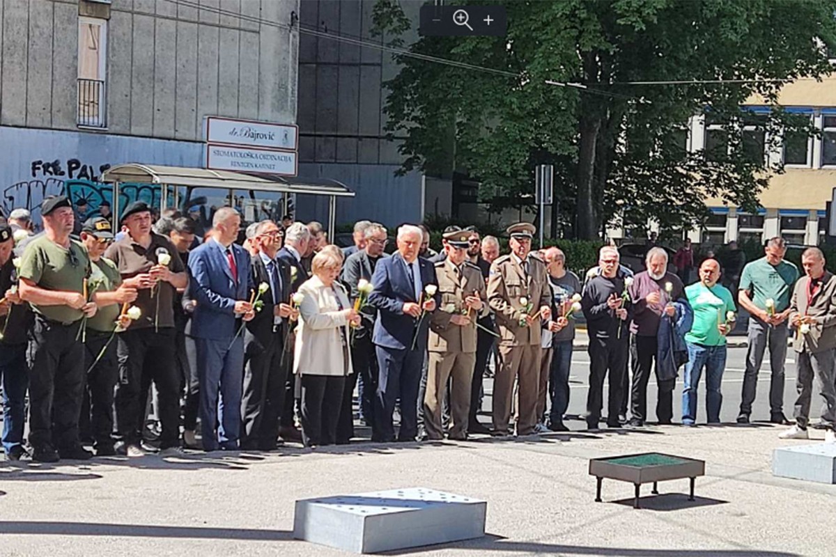 Obilježena 33. godišnjica napada na kolonu JNA u bivšoj Dobrovoljačkoj ulici u Sarajevu (VIDEO)