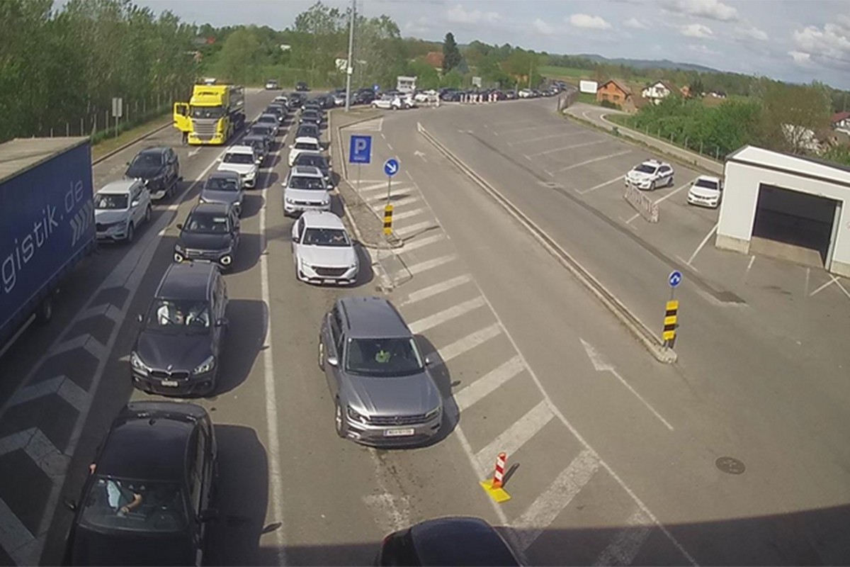 Pojačan saobraćaj na većini prelaza sa Hrvatskom