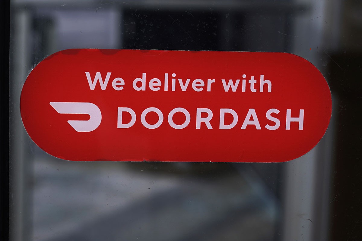 Dor Deš preuzima britanski Deliveru za 3,9 milijardi dolara