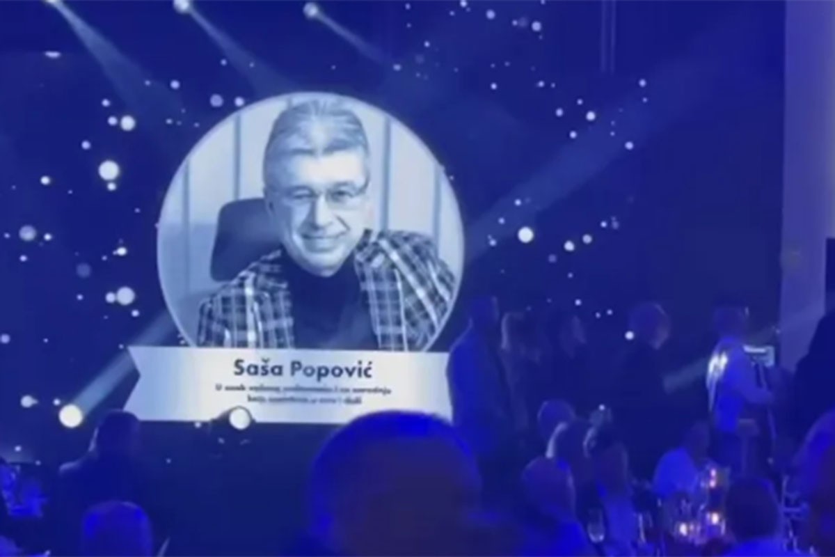 Saša Popović posthumno nagrađen, evo ko je preuzeo plaketu