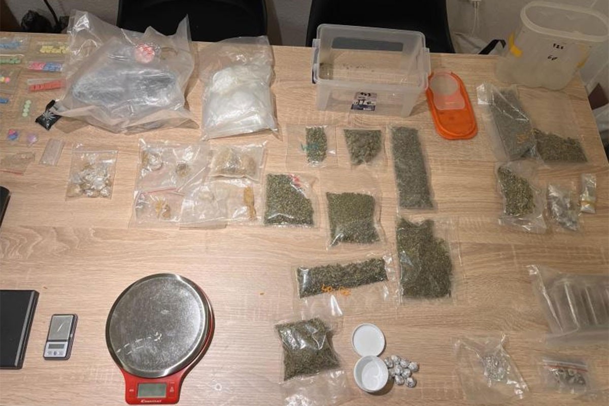 Akcija "Dragon": Uhapšen muškarac, zaplijenjeno skoro kilogram droge (FOTO)