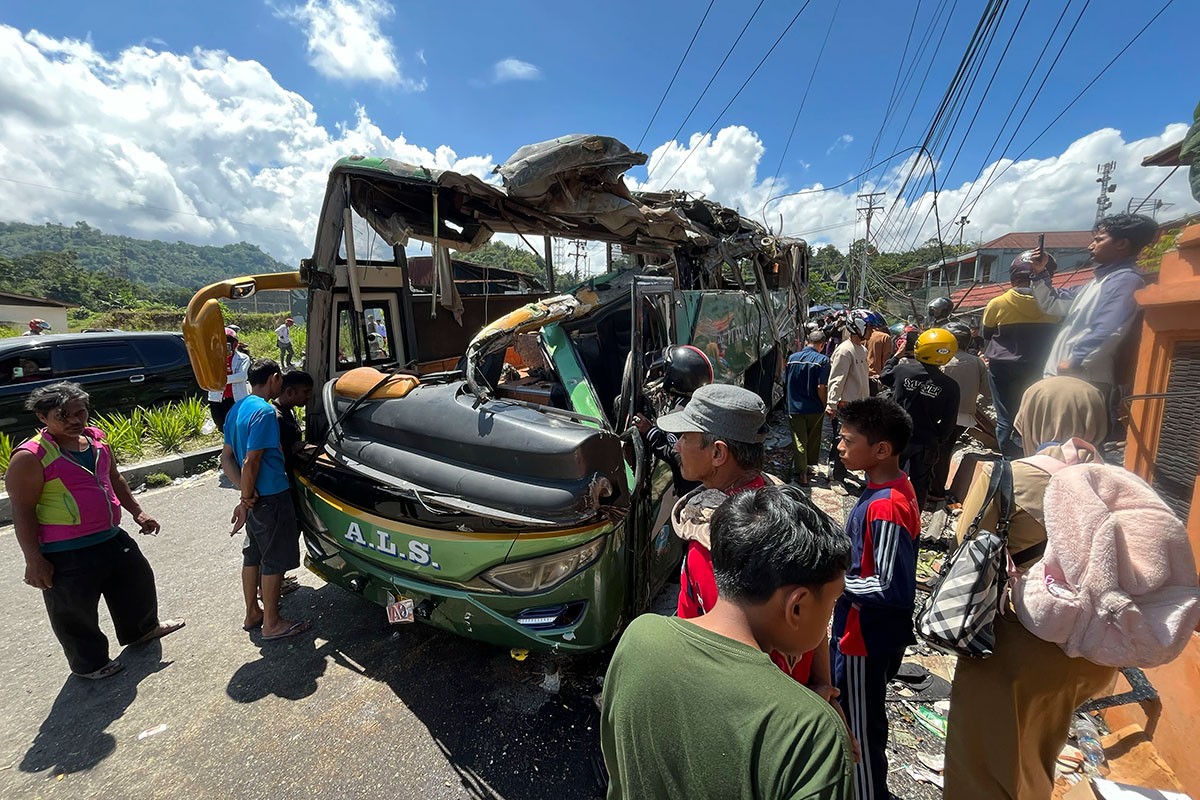 Prevrnuo se autobus u Indoneziji: Poginulo 12 putnika