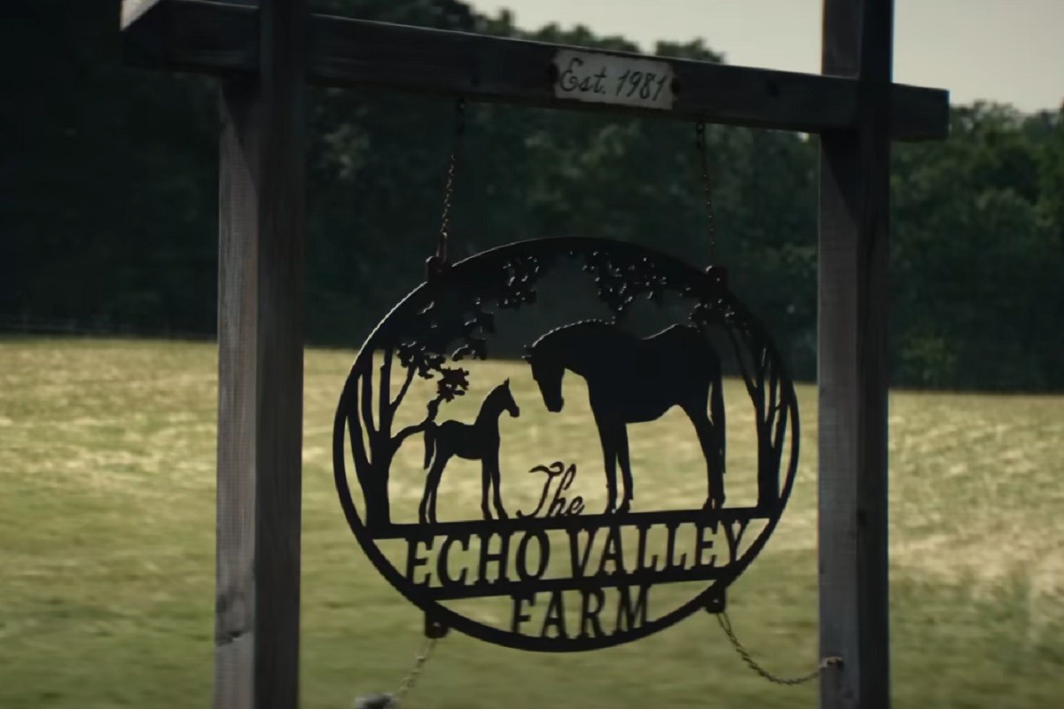 Pogledajte Sidni Svini i Džulijen Mur u trejleru za "Echo Valley" (VIDEO)