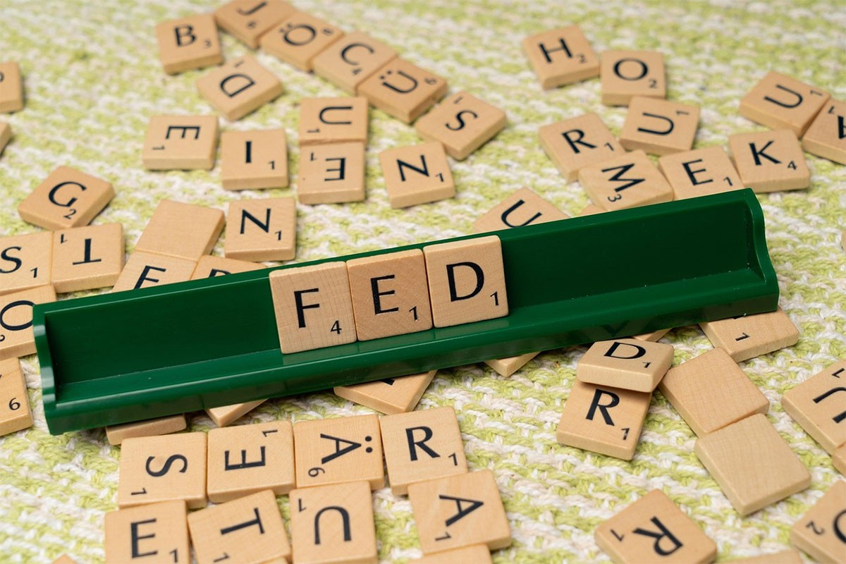 FED zadržao kamatnu stopu između 4,25 i 4,5 odsto