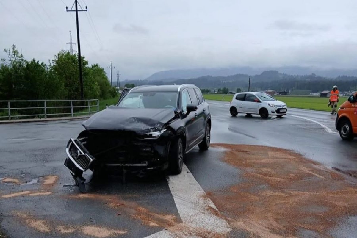 Austrijanka udarila u minibus vozača iz BiH, petoro povrijeđenih