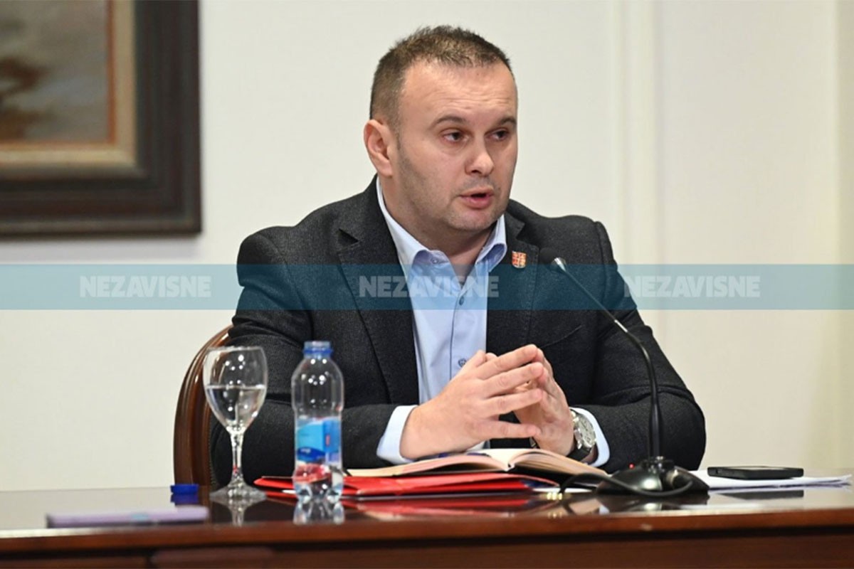 Ćosić osudio verbalni napad na Vukanovića