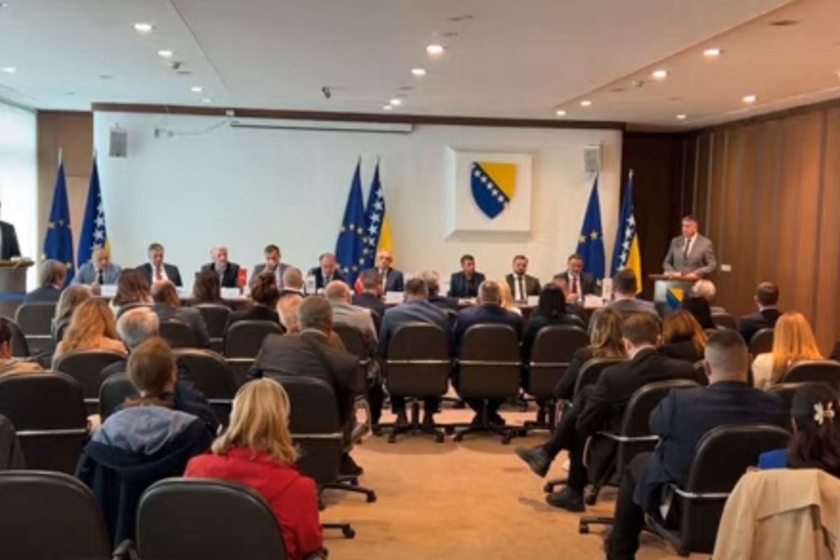 Platformu za mir potpisalo deset stranaka, cilj izlazak iz krize