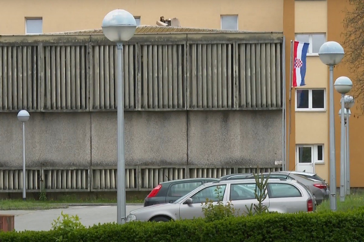 Dim u zatvoru Remetinec: Vatrogasci razvalili vrata