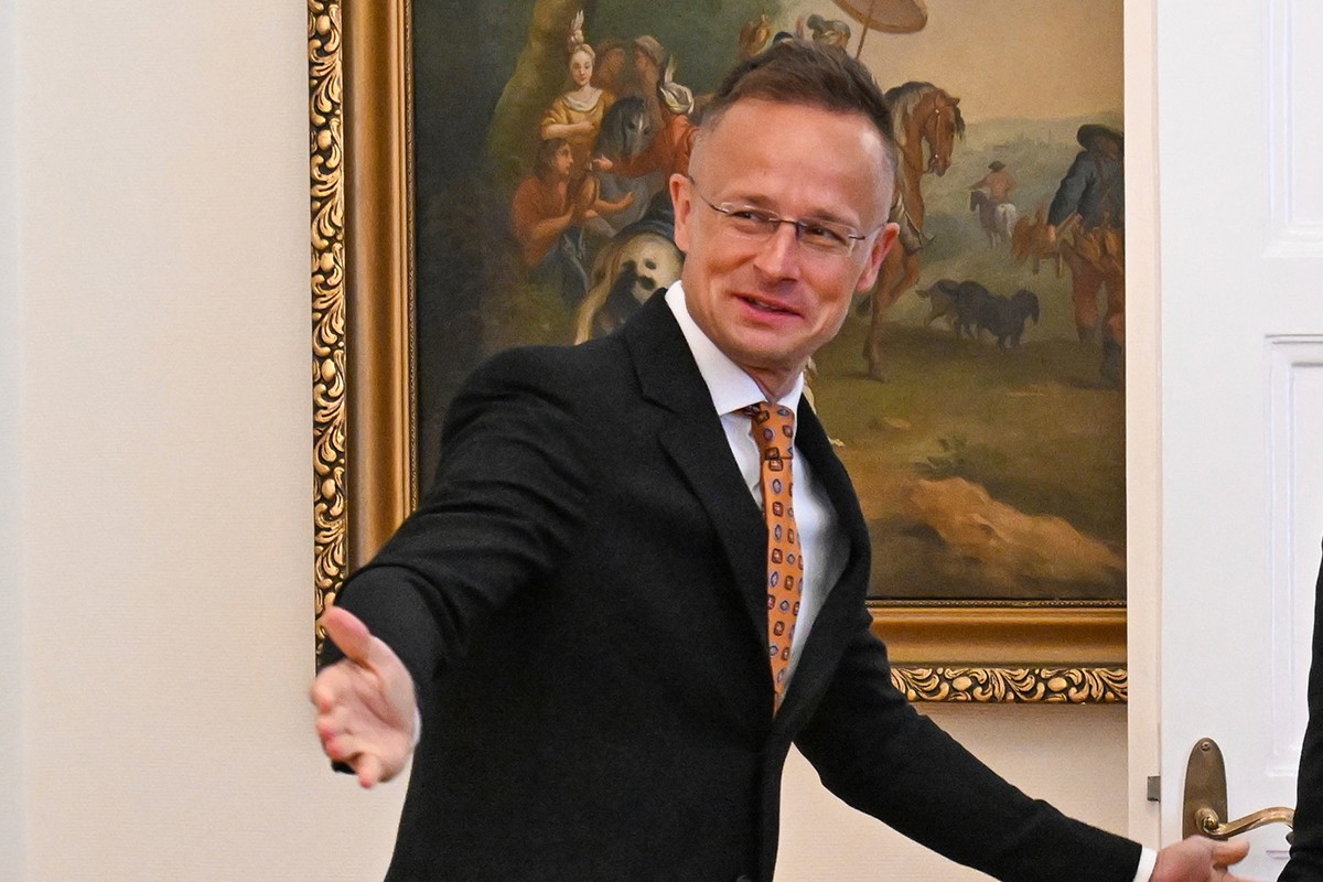 Sijarto: Ukrajina ne može biti primljena u EU