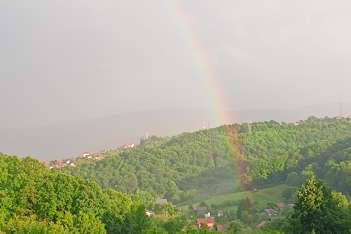 Duga iznad Banjaluke nakon jakog pljuska (FOTO)