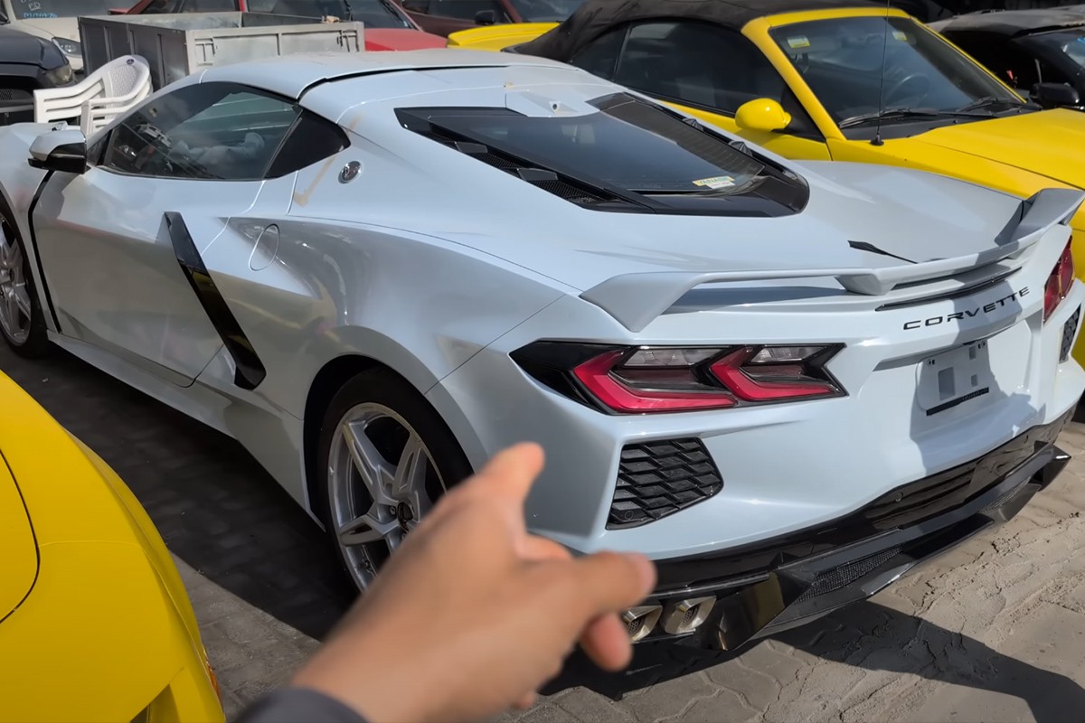 Nevjerovatni prizori: Superautomobili na deponiji (VIDEO)