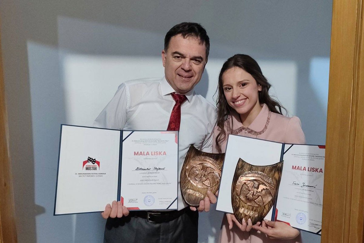 Glumci NP RS: Tara Jovanić i Aleksandar Stojković nagrađeni u Mostaru