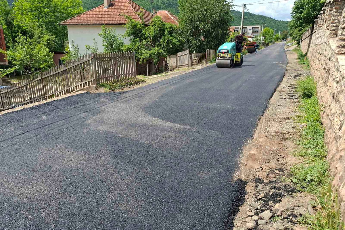 Višegrad: Počelo asfaltiranje puta od Sasa do Novog mosta