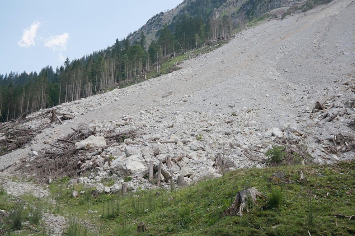 Nekoliko osoba zatrpano u klizištima na jugozapadu Kine