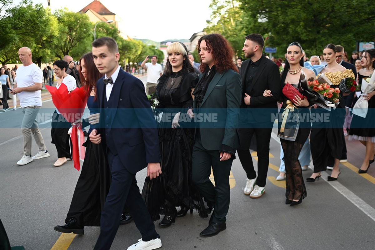 Banjaluka u znaku maturskog slavlja učenika tri škole (FOTO)