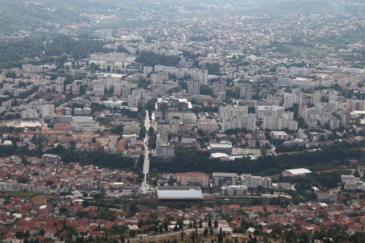 Policija zabranila šetnju maturanata