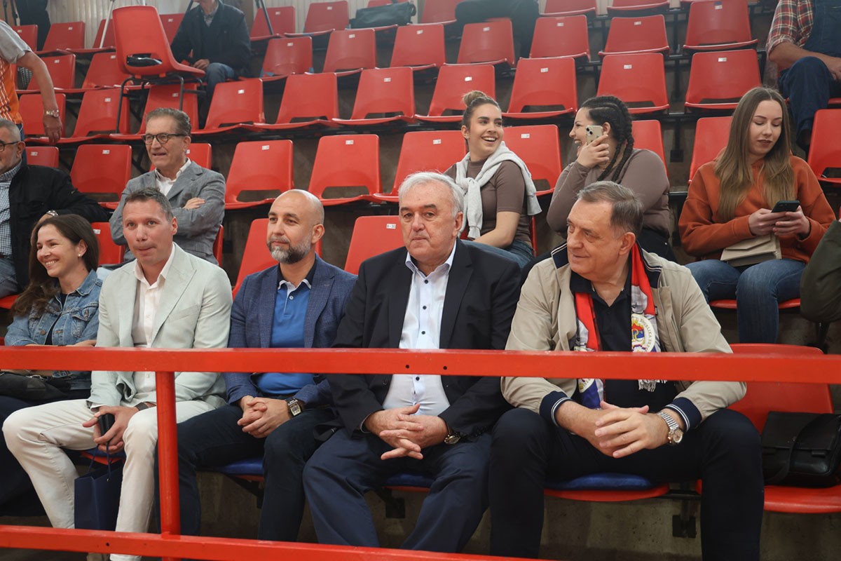 Dodik: Društvena pažnja ne smije da nestane