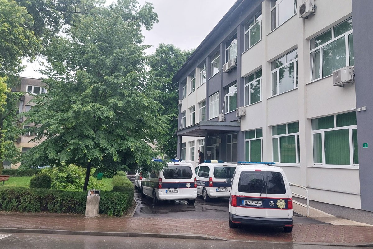 Određene mjere zabrane za policajce i privrednike, niko nije u pritvoru