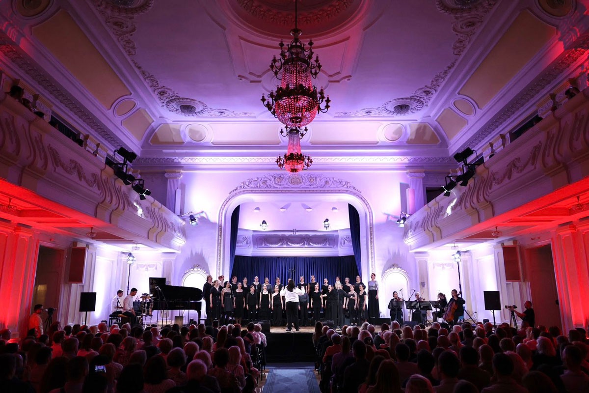 "Banjalučanke" priredile koncert za pamćenje, nagrađene aplauzima i ovacijama
