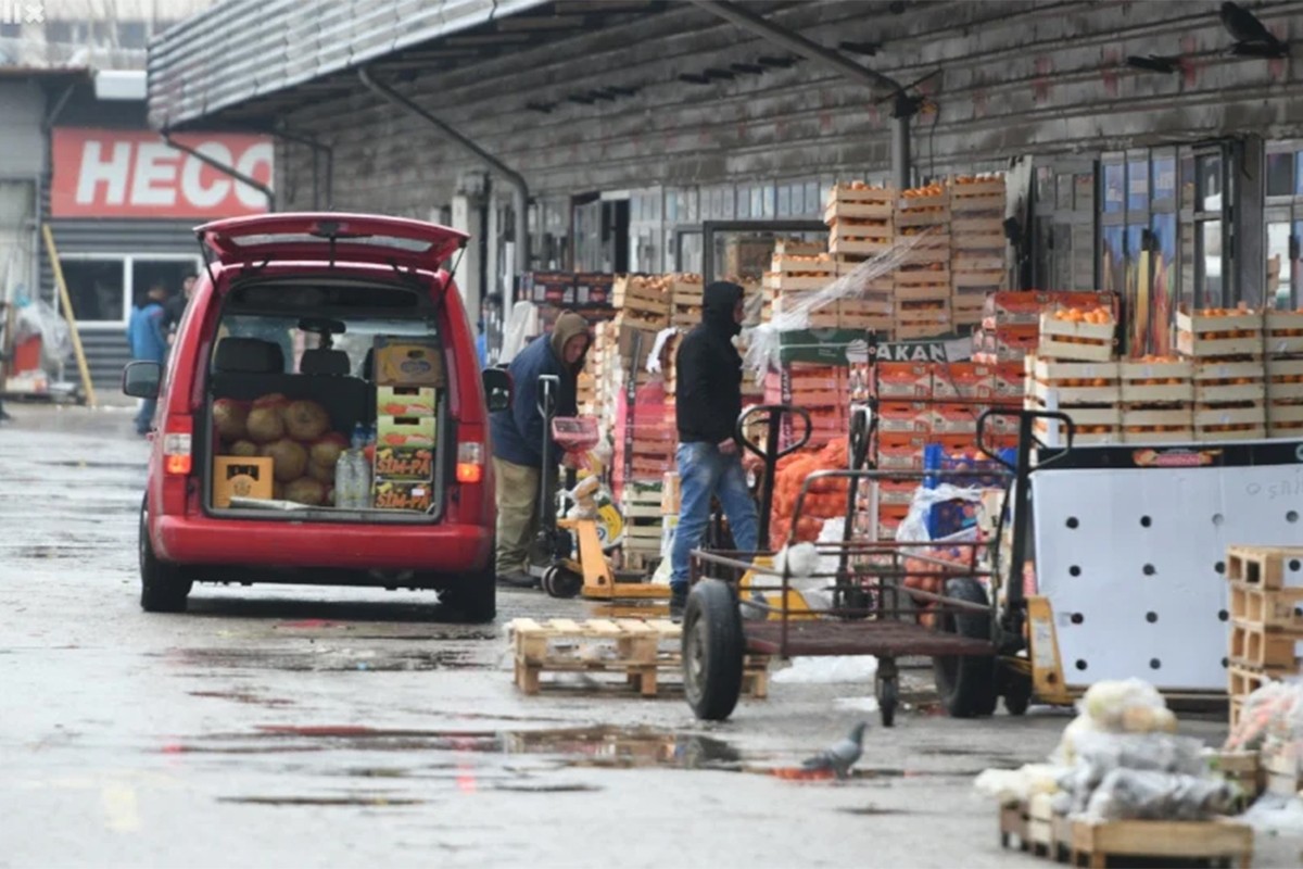 Inspekcija "češljala" pijacu: Pisane kazne, uništena hrana