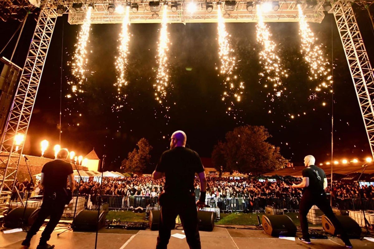 Prvi dan "Moto-festa": Miris benzina, grmljavina motora i smijeh starih prijatelja (FOTO)