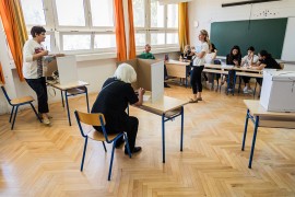 Zatvorena birališta u Hrvatskoj, čekaju se prvi rezultati
