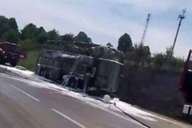 Zapalio se autobus pun đaka, djeca na vrijeme evakuisana (FOTO)