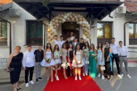 Tamara Milutinović iznenadila učenike na maturskoj večeri